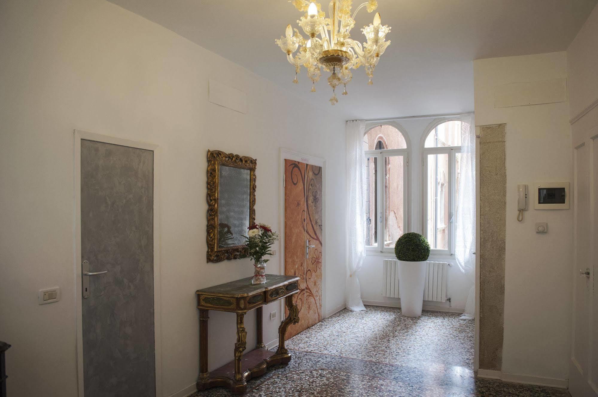 Porta Orientalis Venesia Bagian luar foto